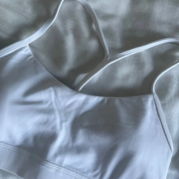 🆕🤍 Lululemon Flow Y Bra Adjustable Bra White - Picture 3 of 11